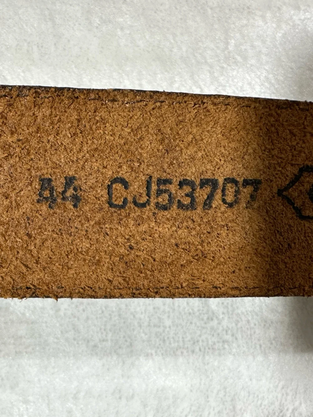 Cody James Two toned Leather Belt with Silver Buckle like new condition size 44